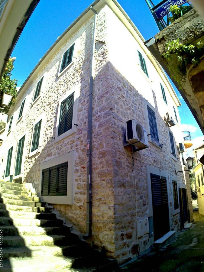 Stone House Herceg Novi - B&B