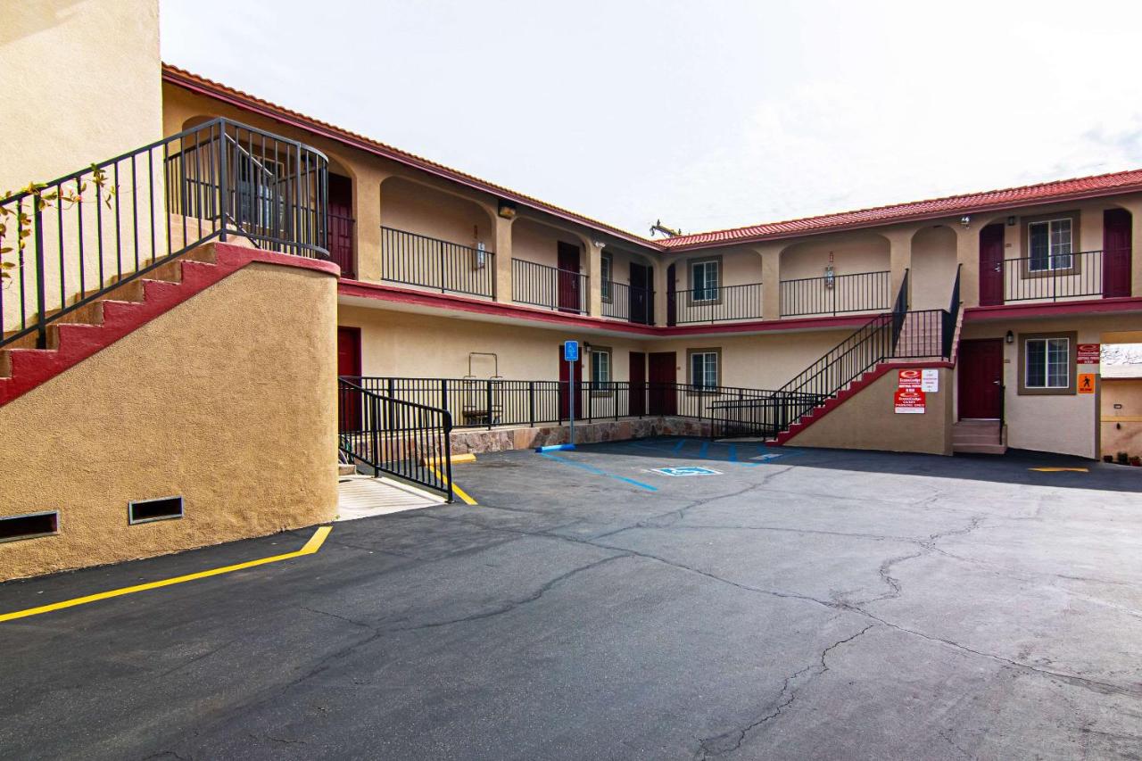 B&B Long Beach - Econo Lodge Long Beach I-405 - Bed and Breakfast Long Beach