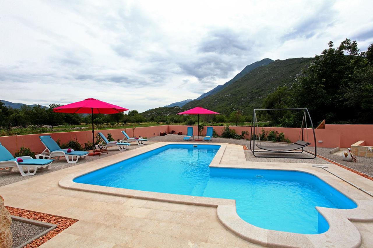 Holiday home Perunika - B&B