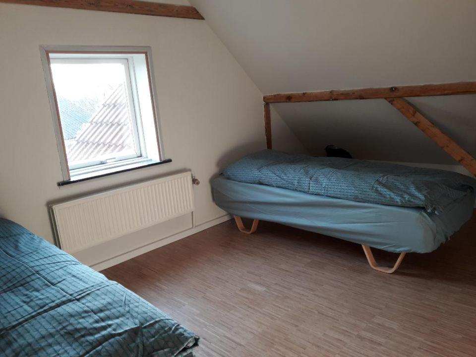 Zweibettzimmer mit Gemeinschafts-WC
