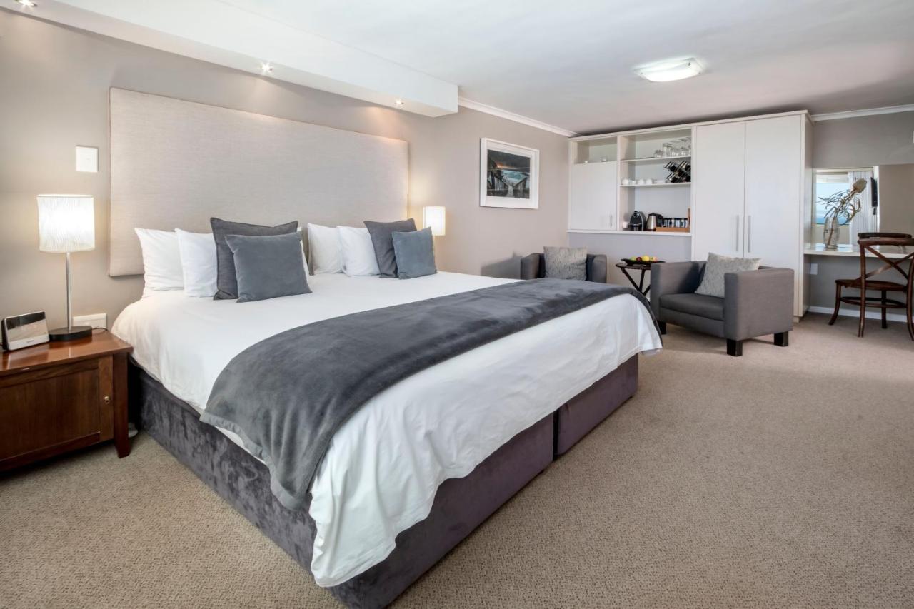 King or Twin Room with Sea View