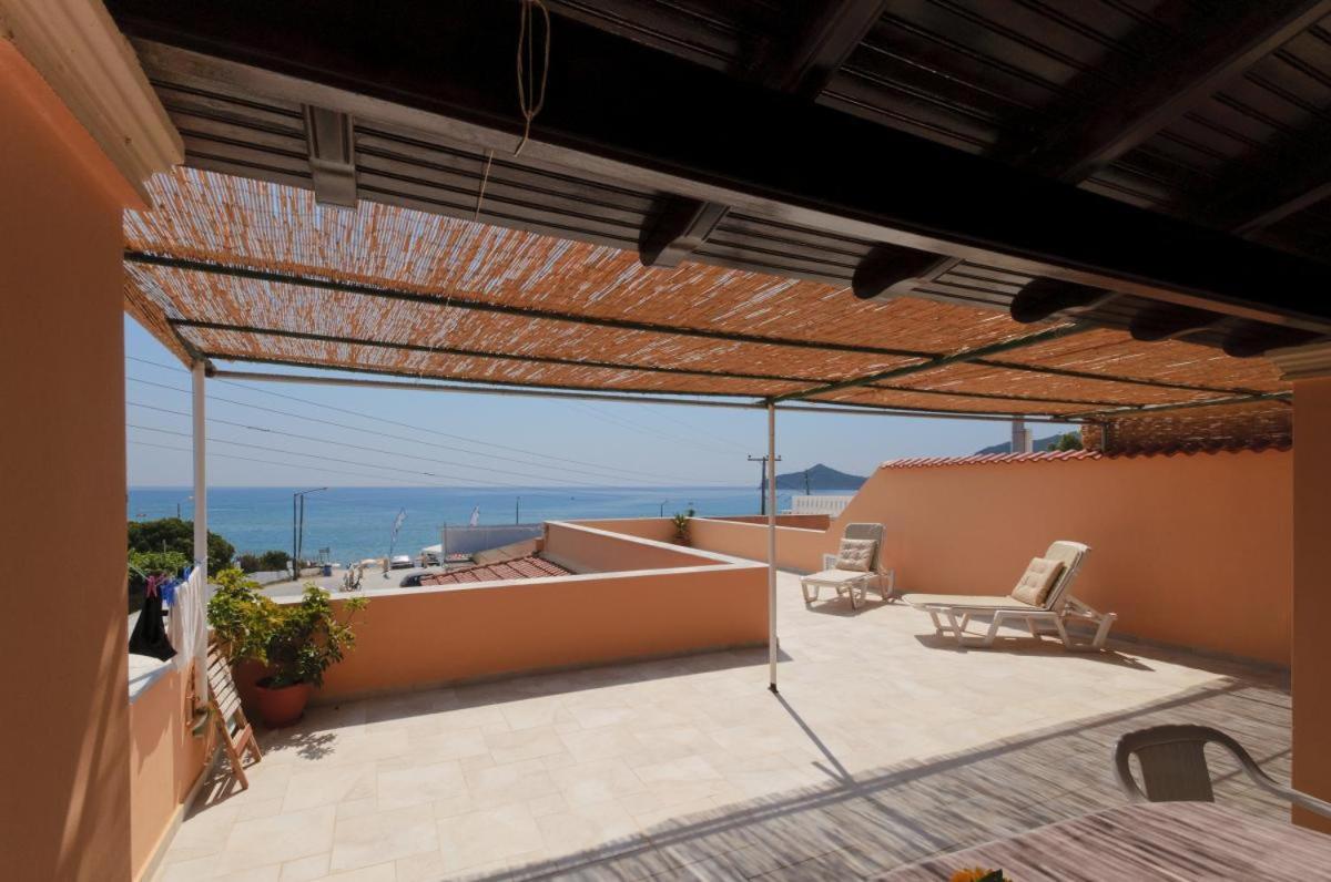 Patras Roof apartment - Bed and Breakfast
