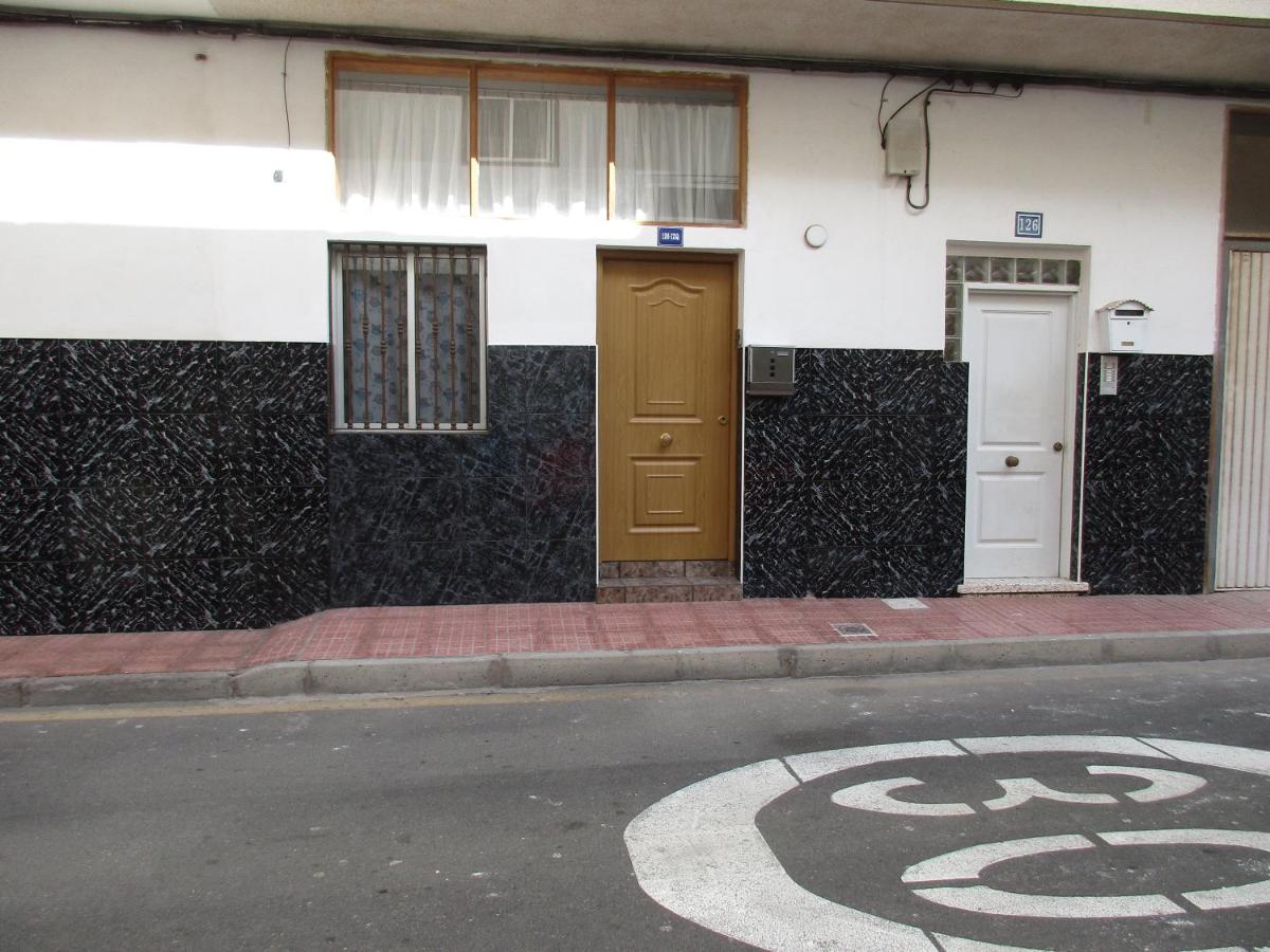 A cozy flat in the heart of El Fraile plus optional car rental - B&B
