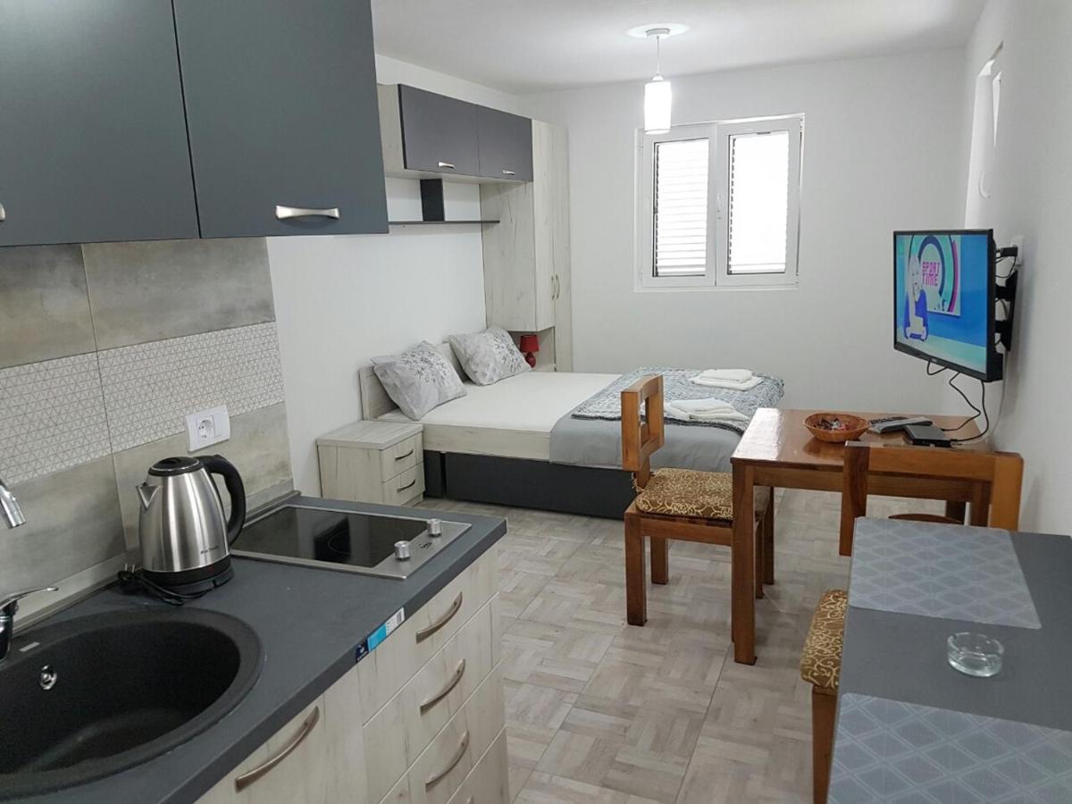 Porto Njeguši A2 - B&B