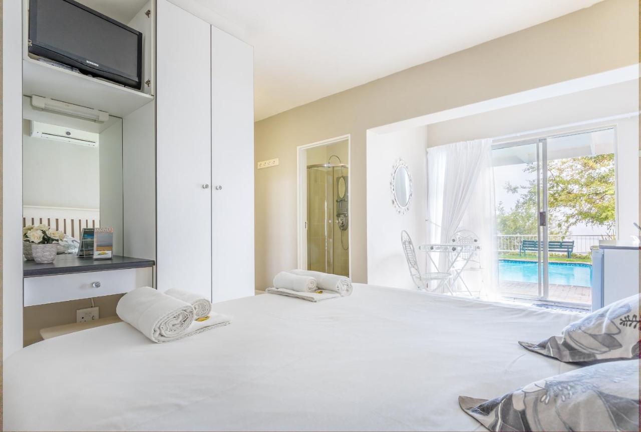 Honeymoon Suite