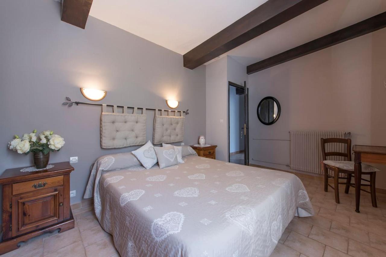 B&B Entrevaux - Appartement Clôt de Félines - Bed and Breakfast Entrevaux