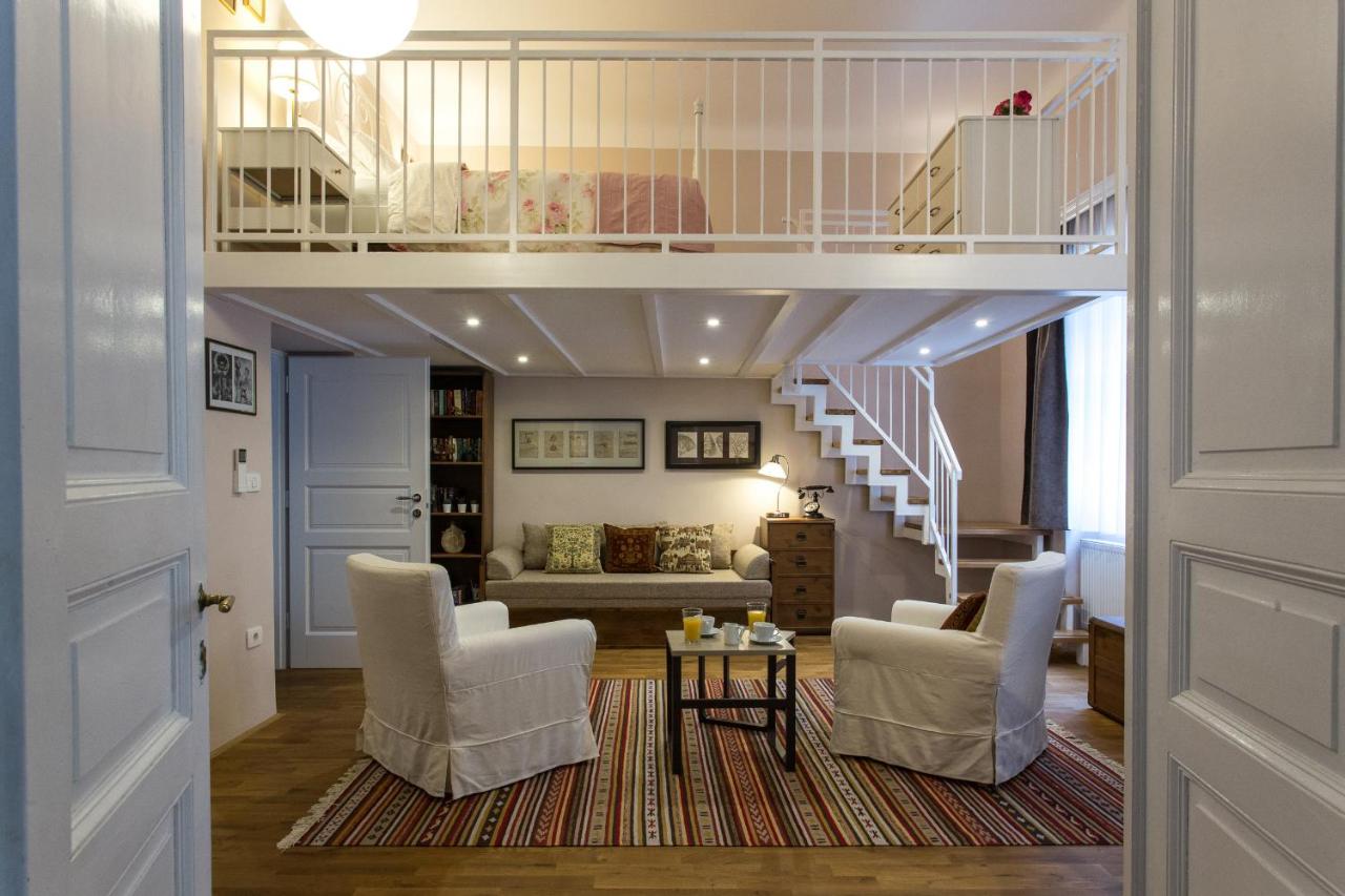 Three-Bedroom Apartment "Ivan"