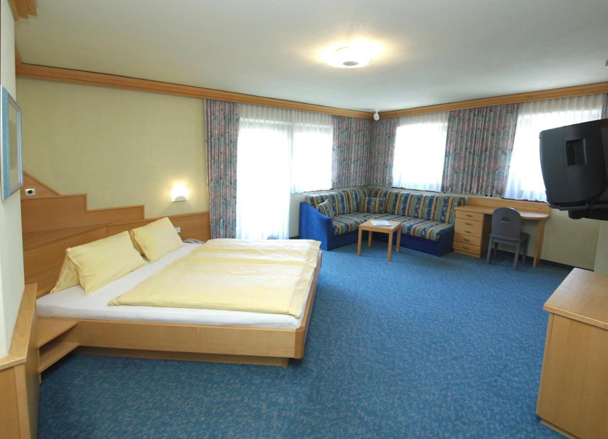 Chambre Familiale (3 Adultes)