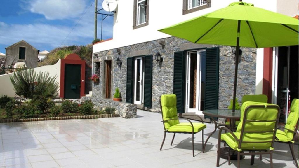 Casa dos Serrões - B&B Calheta