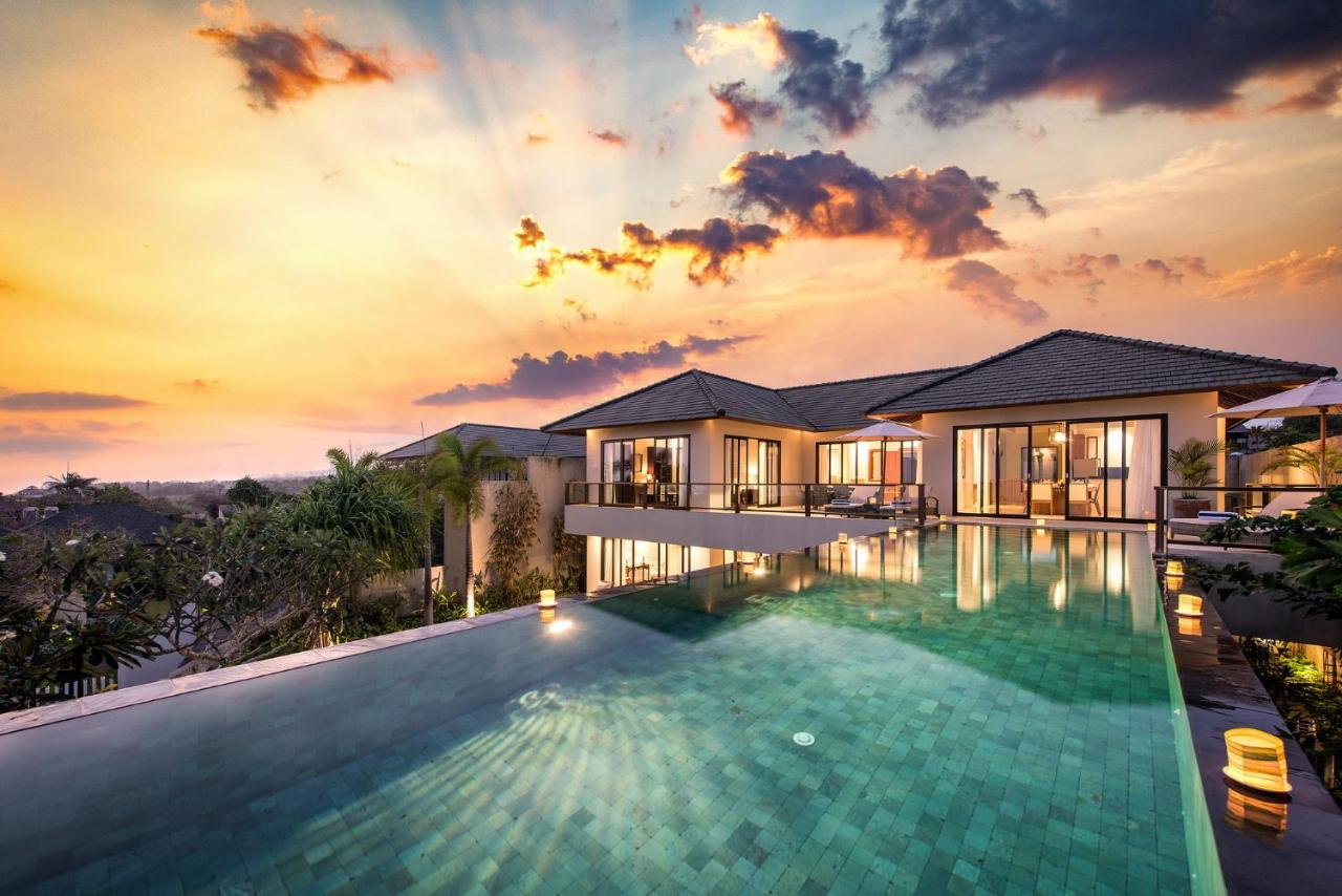 Dewi Lanjar Four-Bedroom Pool Villa with Sea View