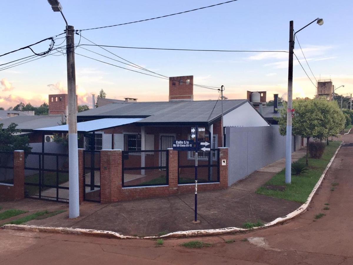 Casa con Garage Puerto Iguazú, zona residencial - Chambres d’hôtes