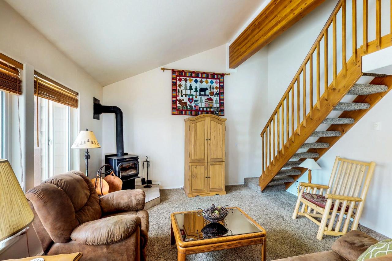 Aspen Village Condo #32 - B&B