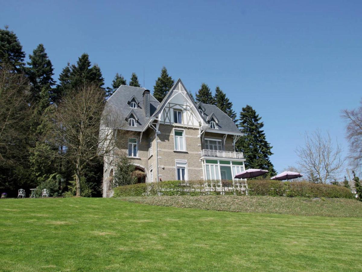 B&B Stavelot - Spacious Pet friendly Castle in Stavelot - Bed and Breakfast Stavelot