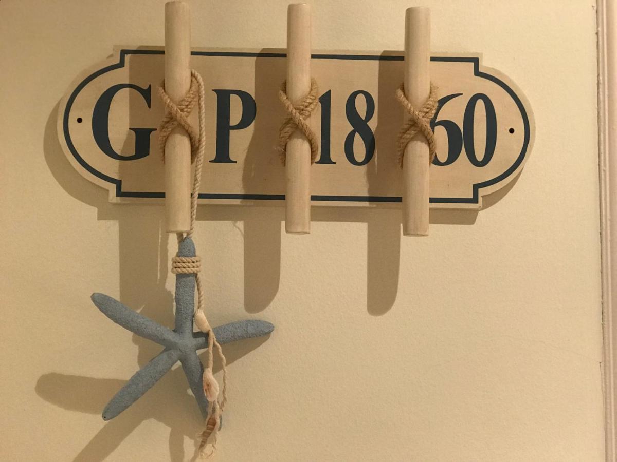 Lets Holidays Codolar 2 apartment - B&B