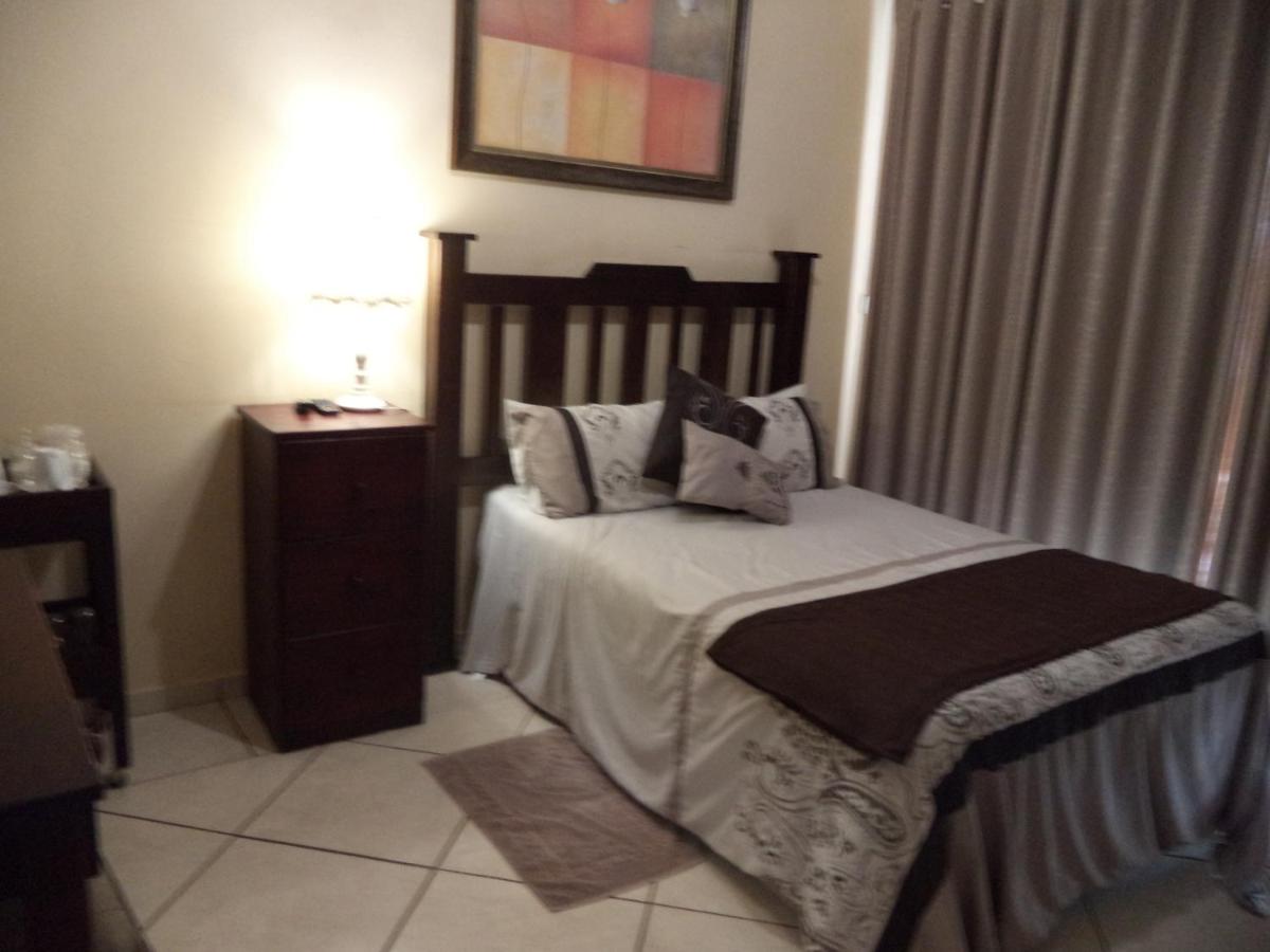 Twin Room with Private Bathroom