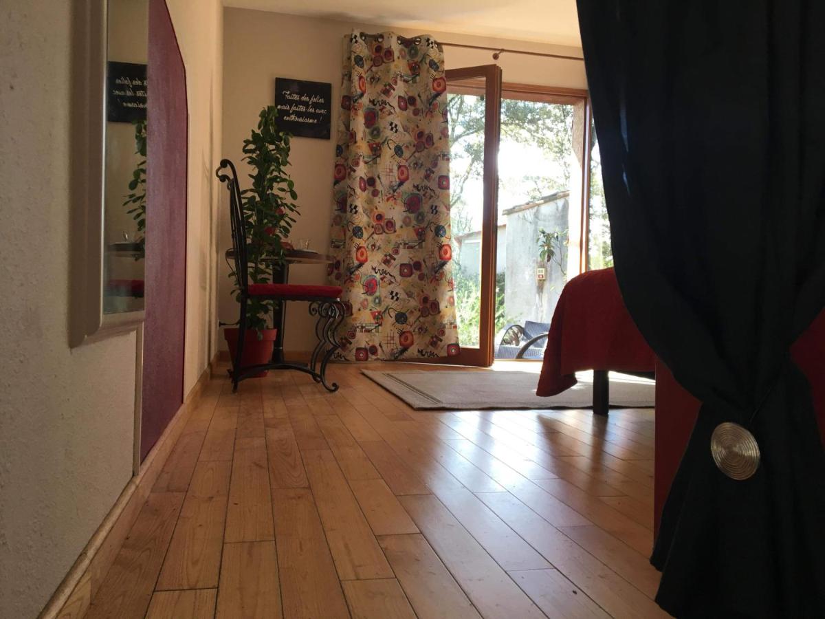 Deluxe Room (2 Adults + 1 Child)