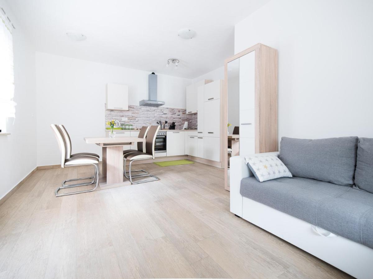 Apartment with Shower