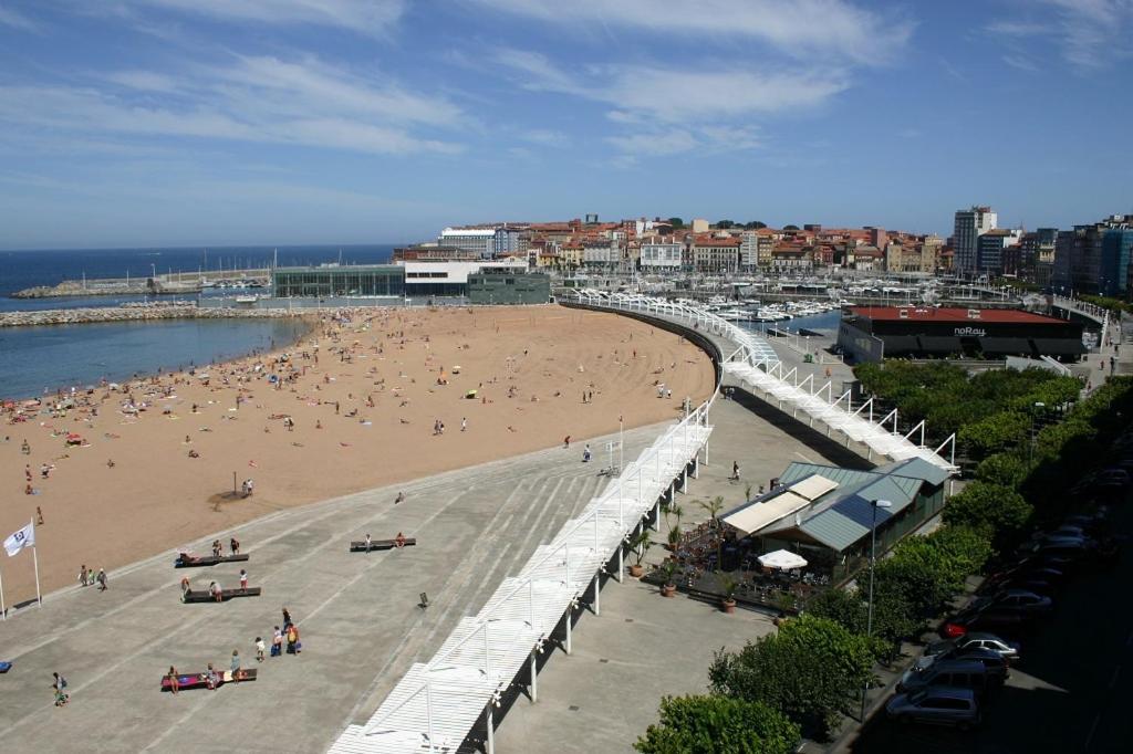 B&B Gijón - PRIMERA LÍNEA PLAYA+PARKING GRATIS - Bed and Breakfast Gijón