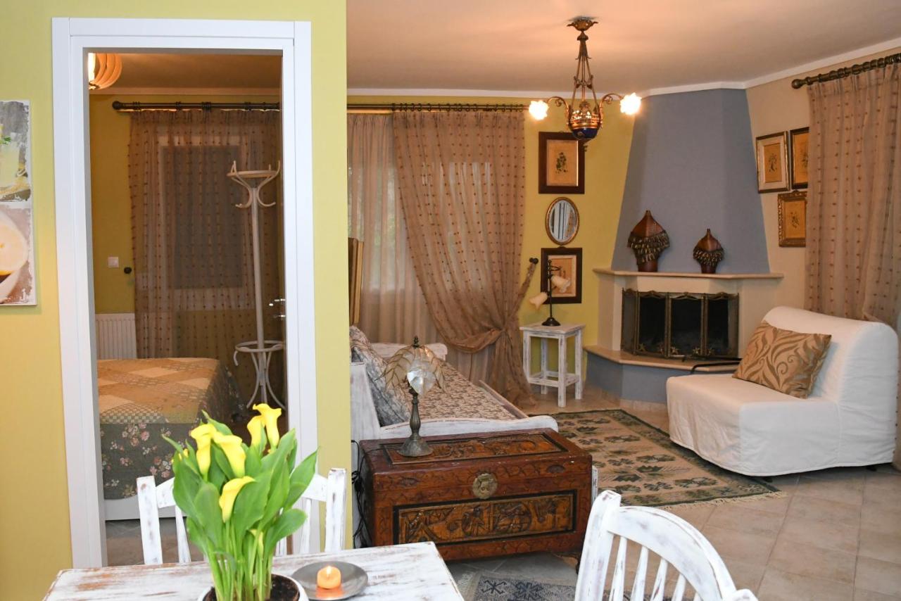 B&B Agia Triada - Studio on the beach with private garden - Bed and Breakfast Agia Triada