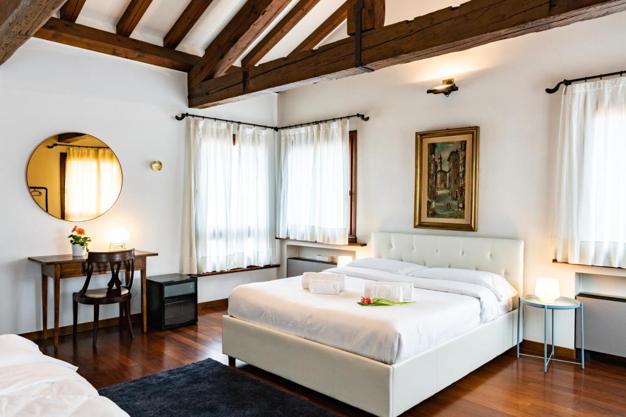 B&B Verona - Domus Verona - Magnifiche Residenze San Fermo - Bed and Breakfast Verona