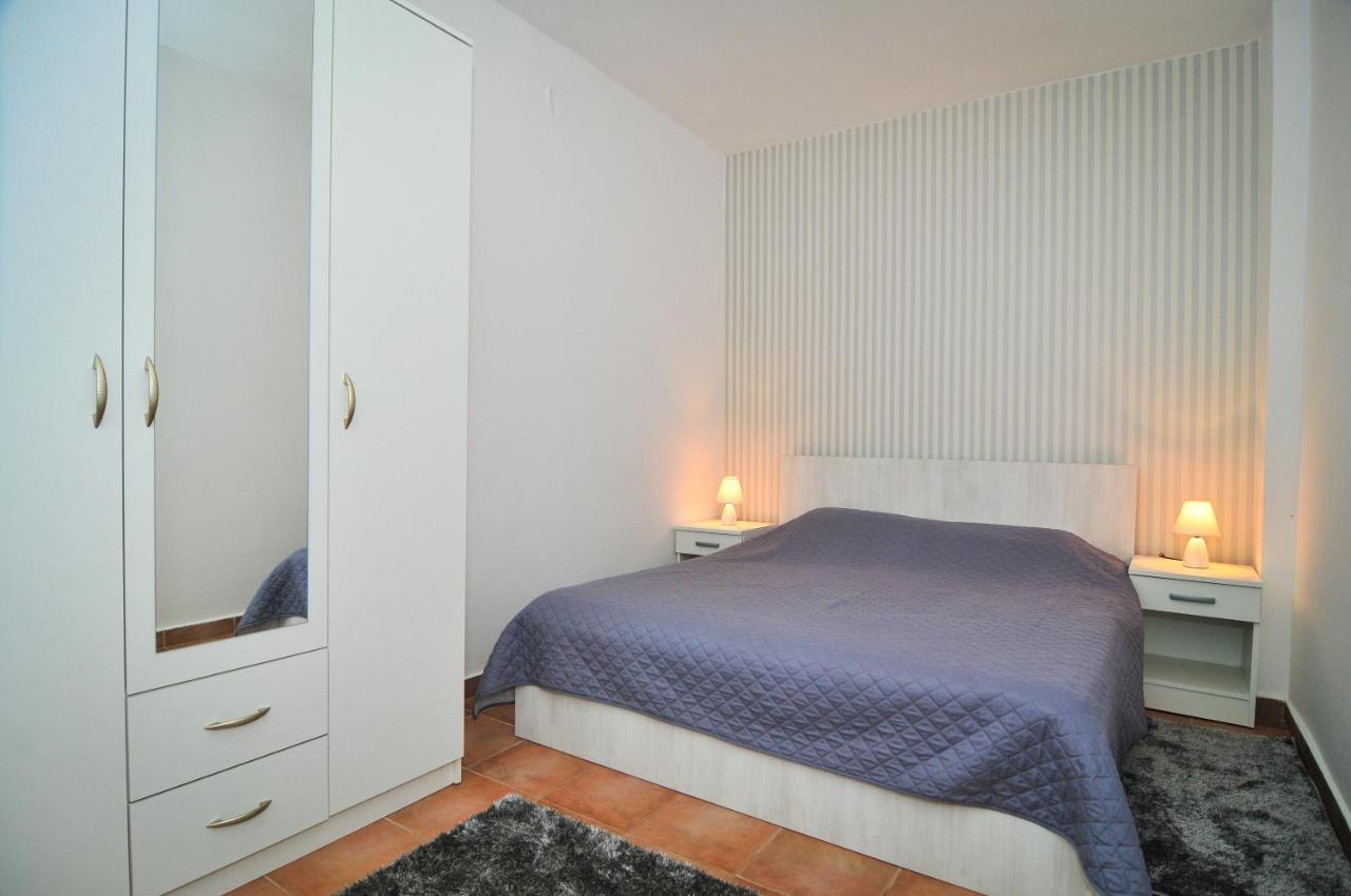 Apartment mit Poolblick