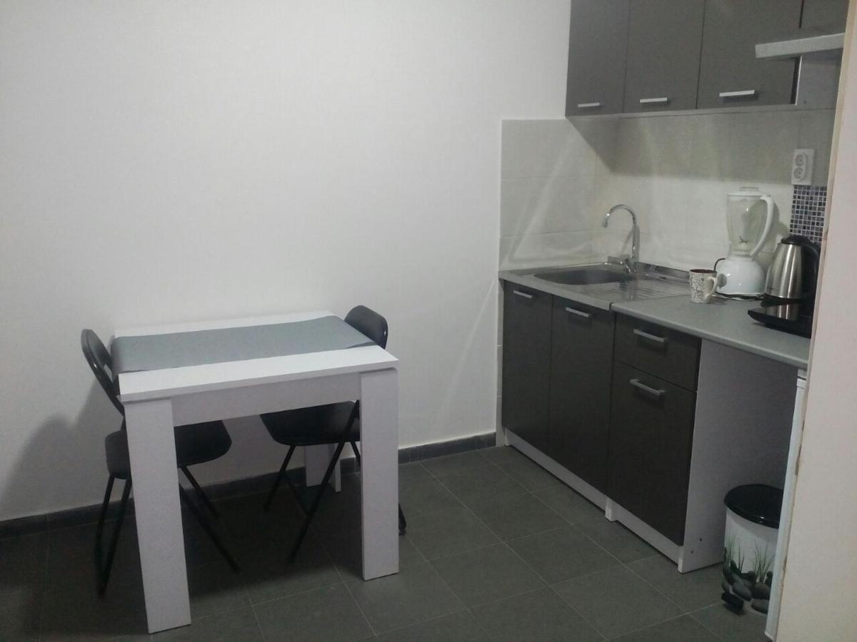 Anni - B&B Belgrade