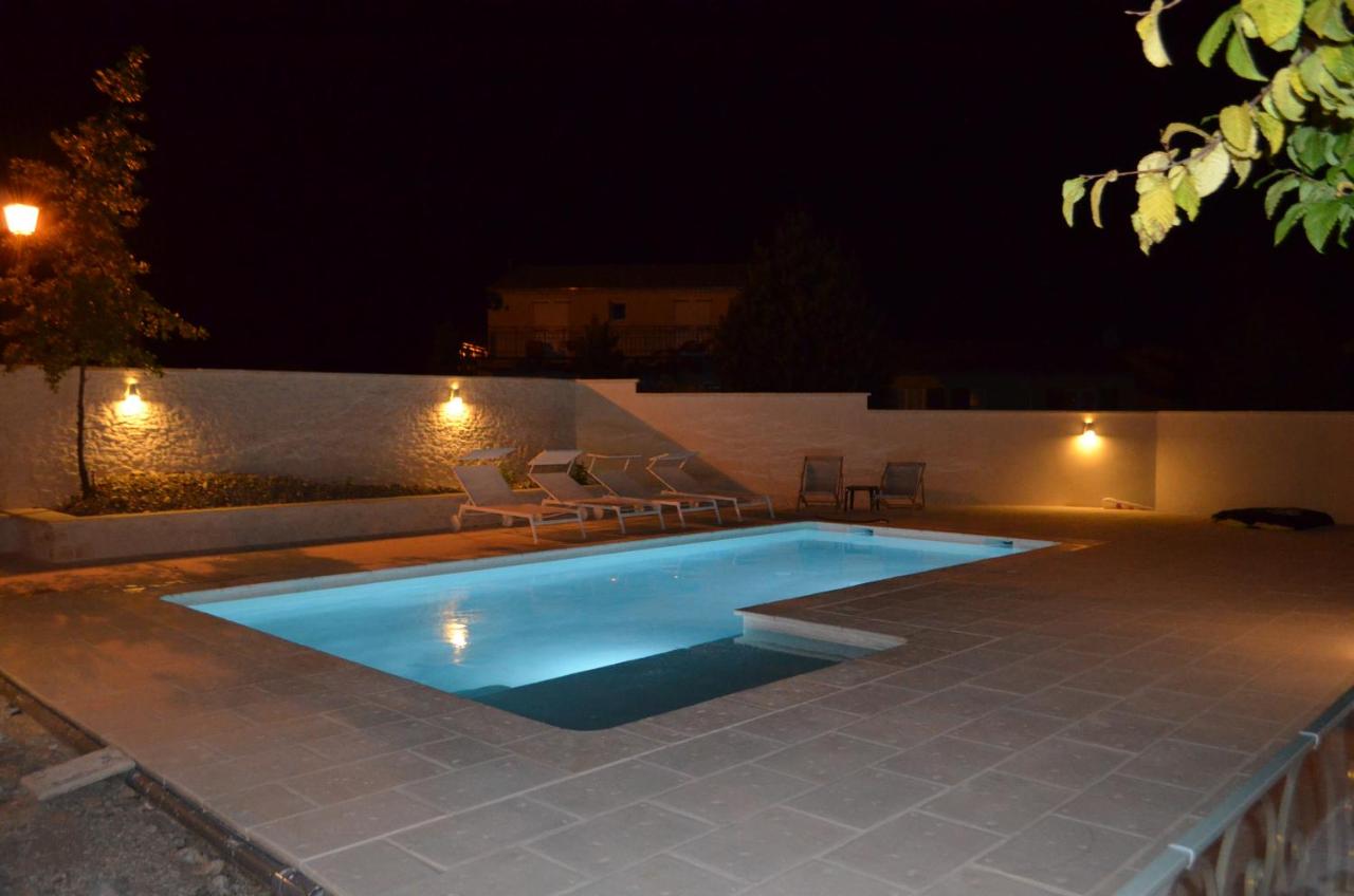 villa-castellane - Ferienwohnung