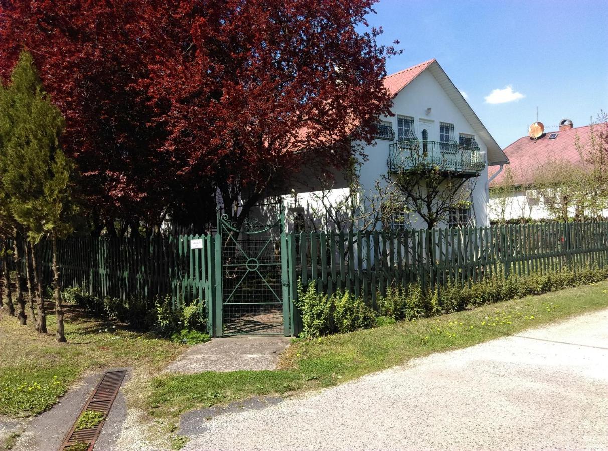 Fesztivál Nyaralóház - Ferienwohnung