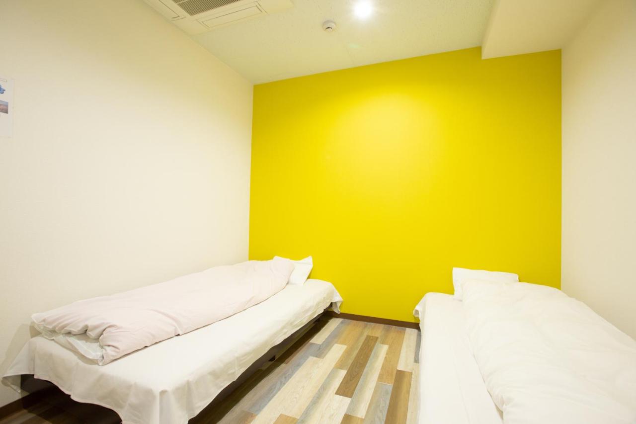 Twin Room with Shared Bathroom - F