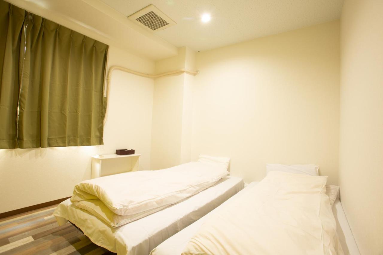 Twin Room with Shared Bathroom - I