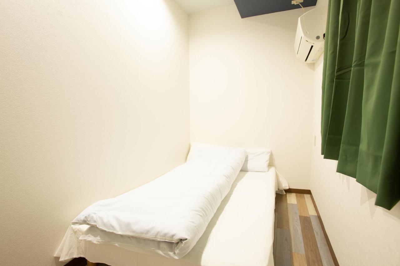Double Room with Small Double Bed and Shared Bathroom - M