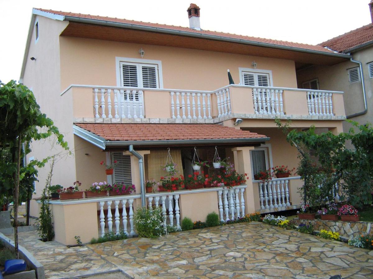 B&B Kraj - Apartments Bor - 20m from the beach - Bed and Breakfast Kraj