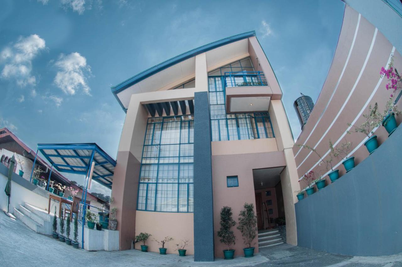 The Half House by Elmar Cabin - Chambres d’hôtes Baguio