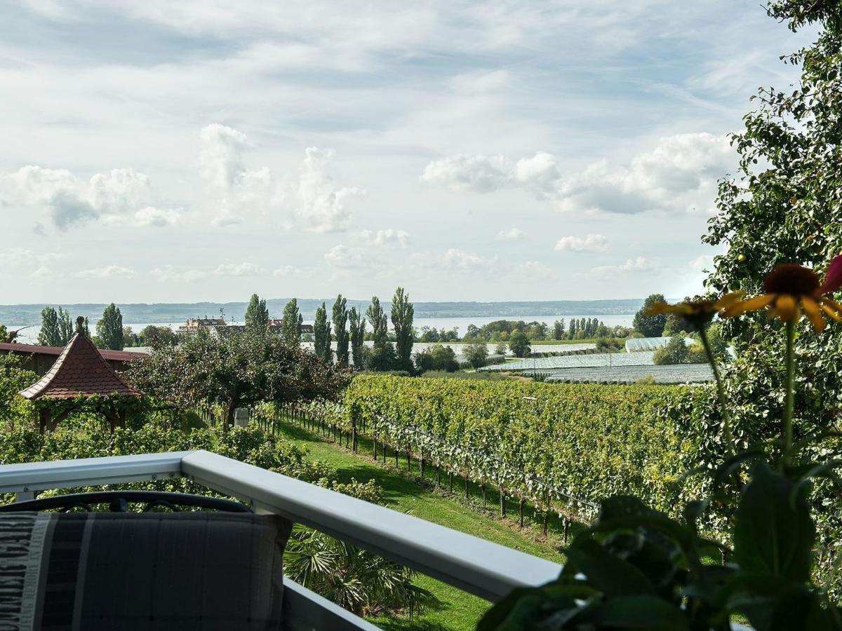 Two-Bedroom Apartment with Lake View