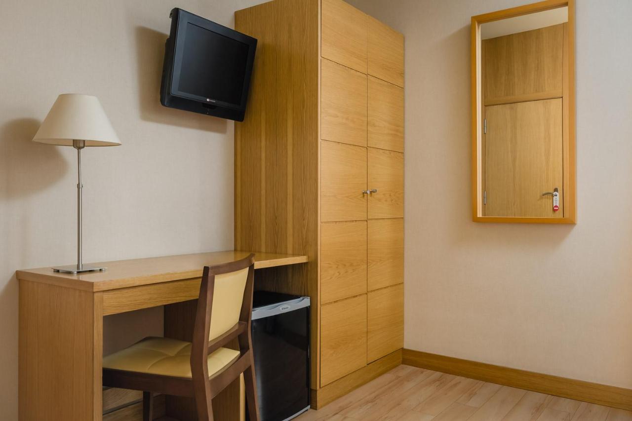 Doppel- oder Zweibettzimmer