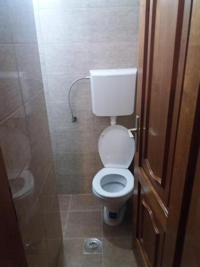 Dreibettzimmer mit Bad