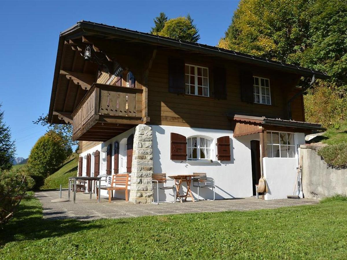 B&B Gstaad - Apartment La Ruche- Chalet by Interhome - Bed and Breakfast Gstaad