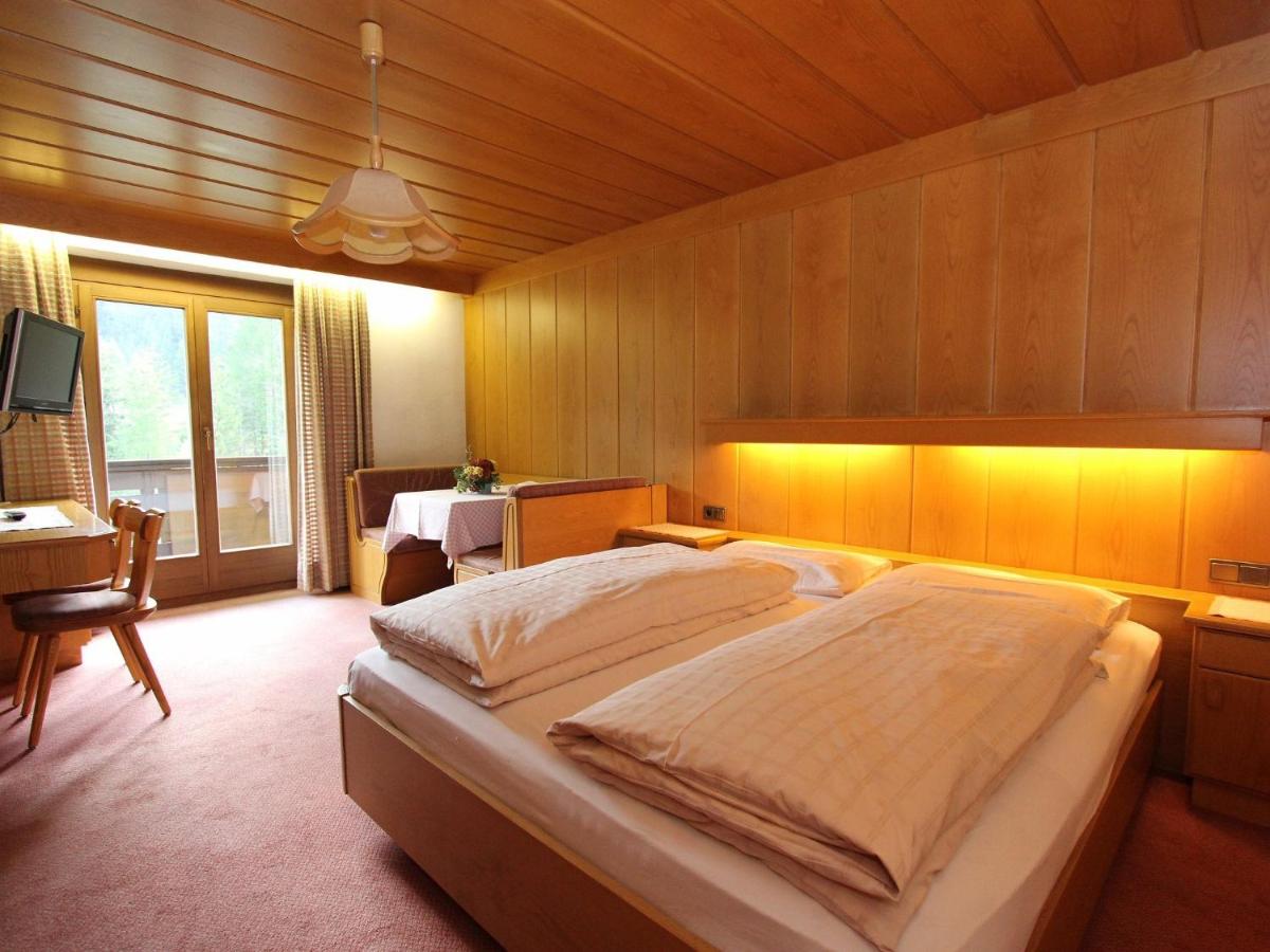 Studio (2 Adults)