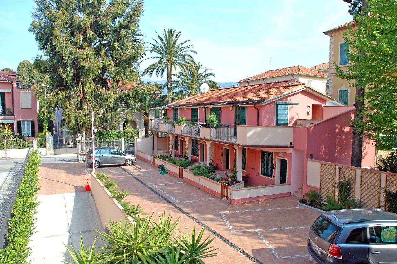 B&B Diano Marina - World Village Apartments - Bed and Breakfast Diano Marina