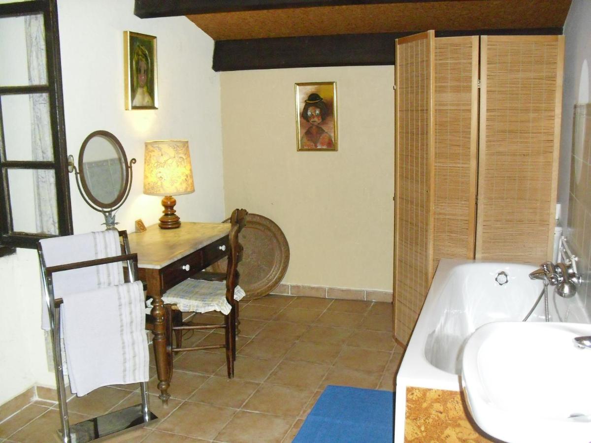 Vierbettzimmer mit privatem externen Bad