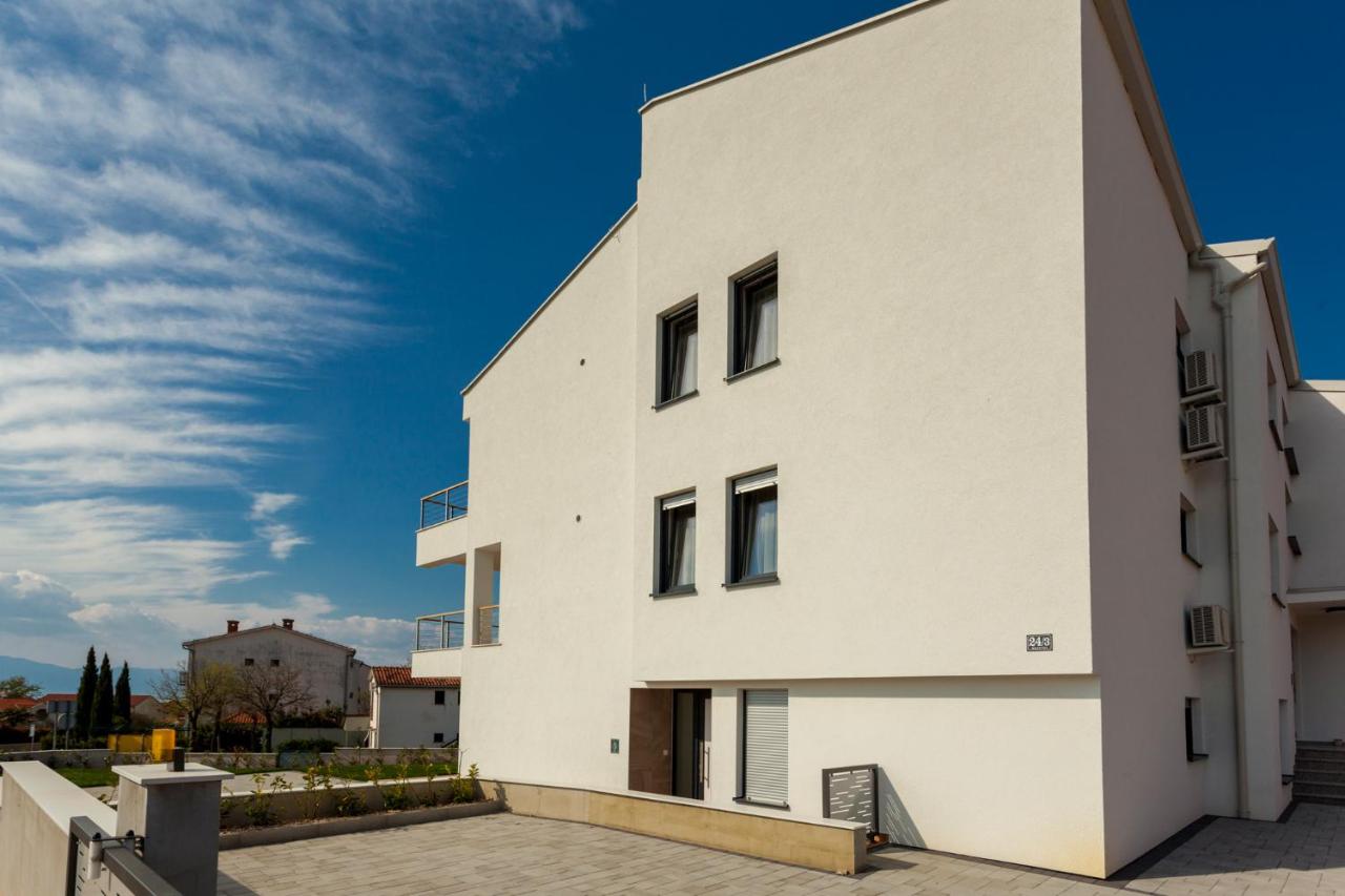 Apartments Kudec by El-Pi Tours - Bed and Breakfast Malinska