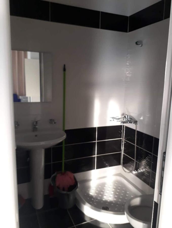 Kamer met Queensize Bed en Uitzicht op Zee