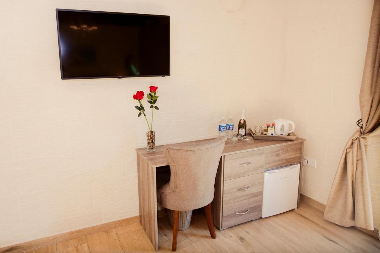 King Room with Pool View