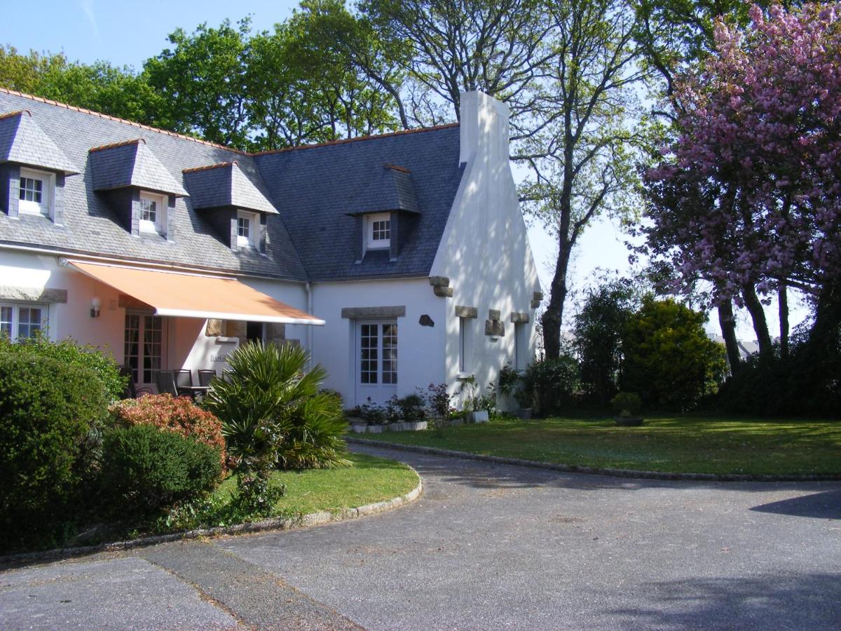 Maison classée 3 étoiles, grand jardin clos au calme Proche centre ville, 10 min des plages - Chambres d'hôtes Pont-l'Abbé