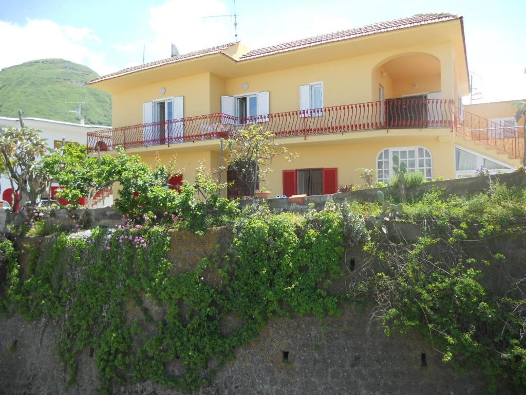 B&B Ischia - Appartamenti La Balestra - Bed and Breakfast Ischia