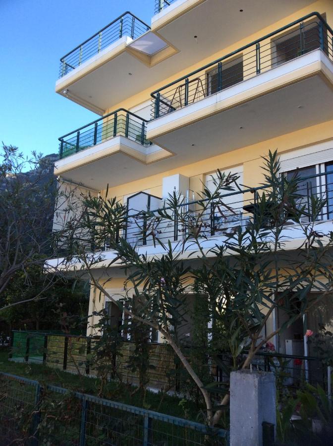 Ourania's Apartments - B&B