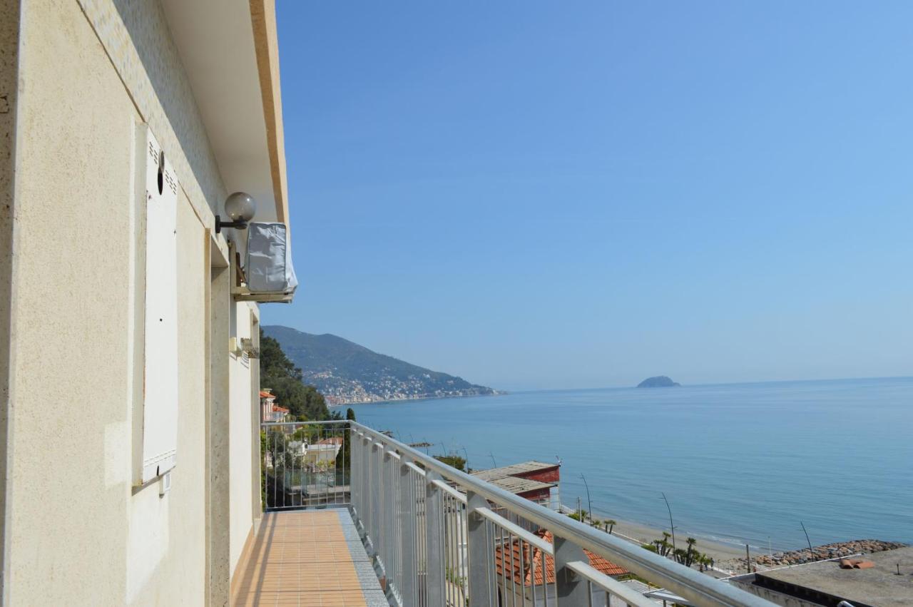 B&B Laigueglia - Appartamento "Abbracciando il Mare" - Bed and Breakfast Laigueglia