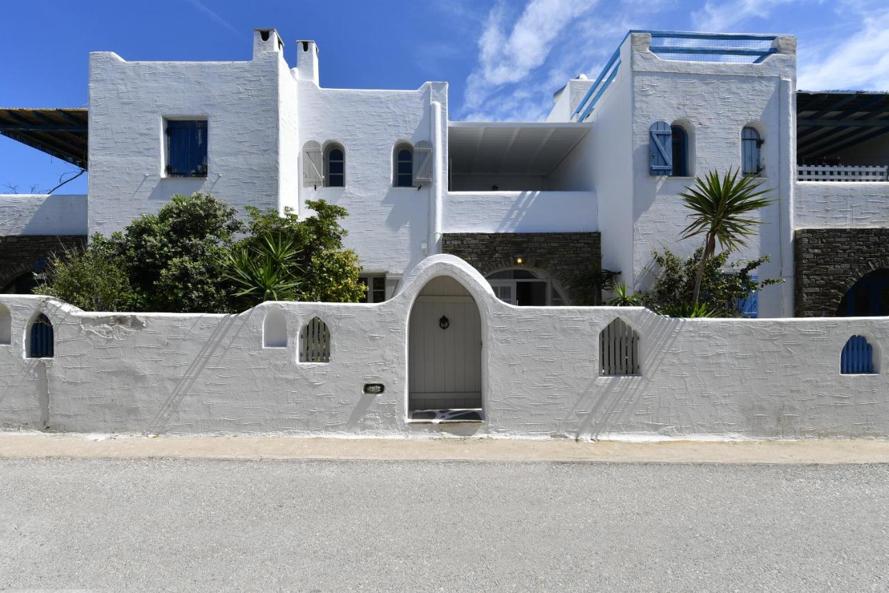 Santa Flora 3 Bedroom House â Parikiaâs Edge - B&B