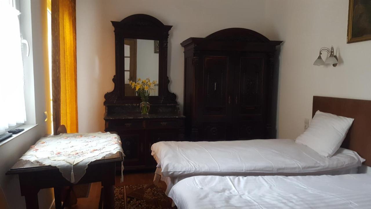 B&B Truskawez - Room in An Old House - Bed and Breakfast Truskawez
