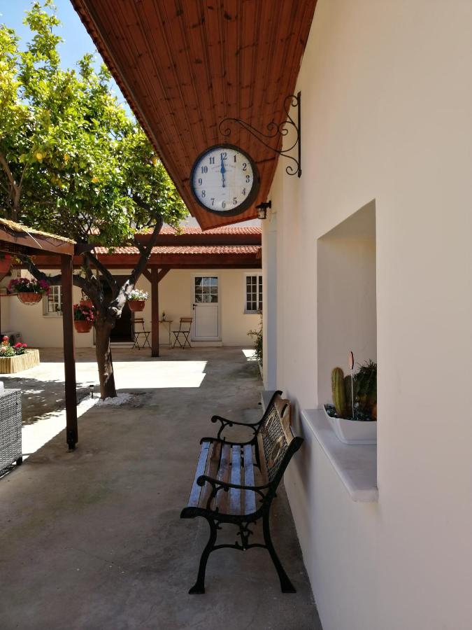 B&B Larnaca - Lemon Tree Courtyard - Bed and Breakfast Larnaca